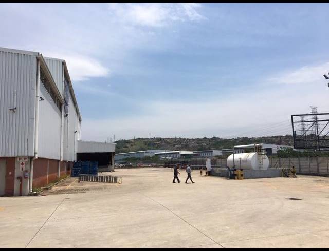 3,578M² WAREHOUSE TO LET IN RIVERHORSE VALLEY